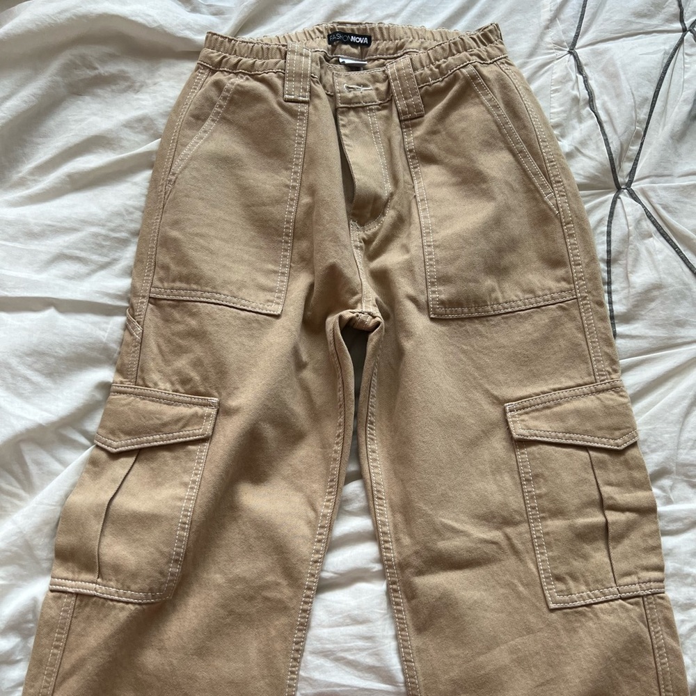 Fashion nova khaki baggy cargos